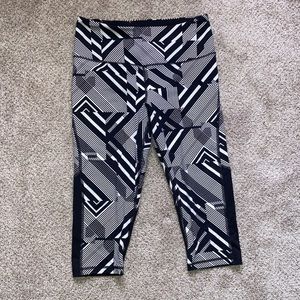 Knockout by Victoria Sport 15” crop